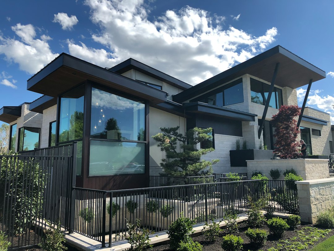 Casement vs sliding window - house with different window types